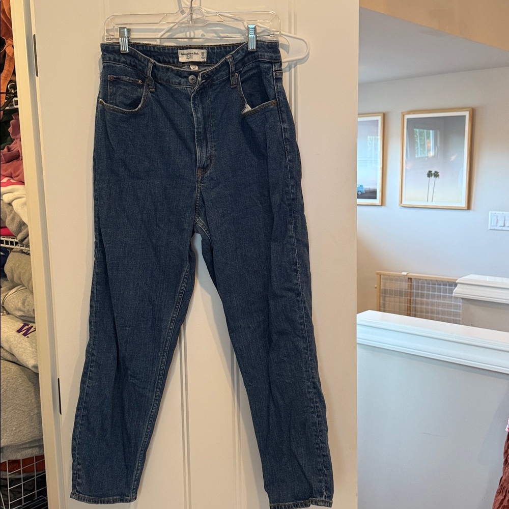Abercrombie & Fitch Curve Love High Rise Mom Jeans - 30